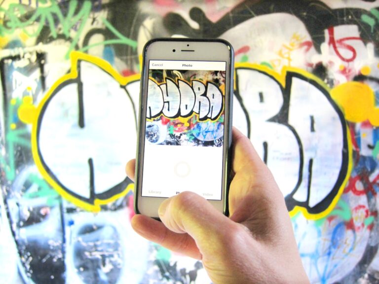 Street art and graffiti representing the intersection of Instagram art and fashion culture